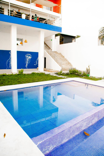 Sport & Beauty, KaiBlue Hotel y Restaurante, Tamanique