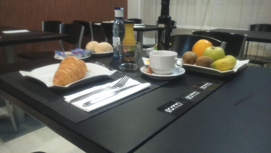 Food & Drinks 5, Hotel Room, Pontevedra