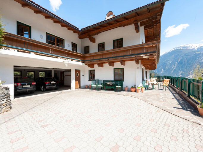 Others 4, Apartment in Mayrhofen with balcony, Schwaz