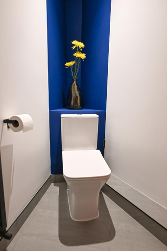 Bathroom 3, Luxurious 2-Bedroom Flat Close to Angel Stn, London