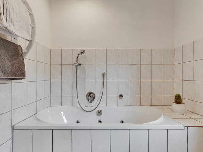 Bathroom 3, Charmantes Refugium mit 2 Schlafzimmern, Hochsauerlandkreis