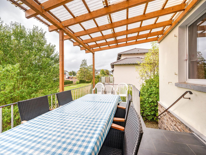 Others 3, Spacious Villa near Center, Hochsauerlandkreis