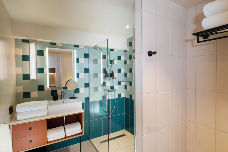 Bathroom 5, Yuna Montmartre - ApartHotel, Paris
