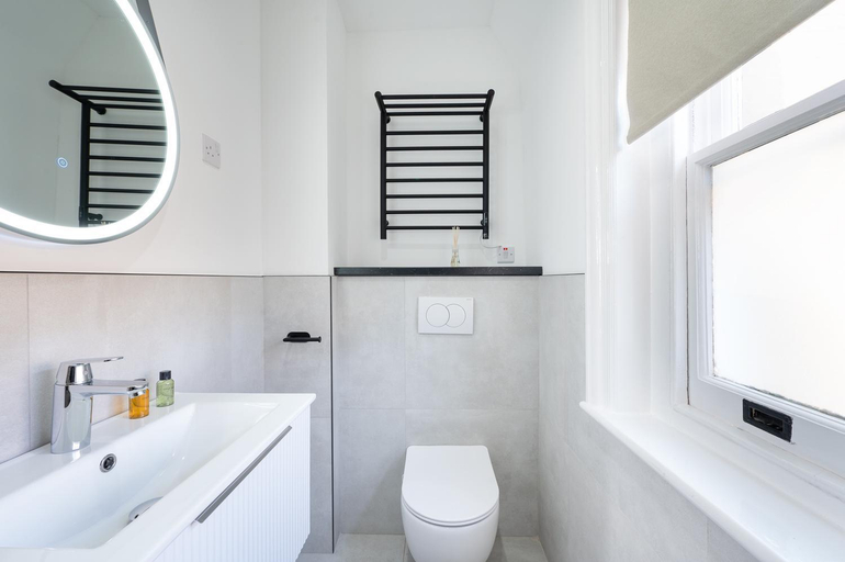 Bathroom 3, Cozy Studios In The Heart of Shoreditch, London