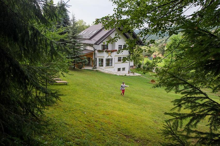 Exterior & Views