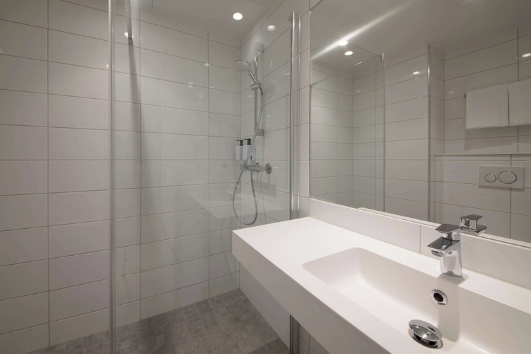 Bathroom 4, Scandic Sunnfjord Hotel & Spa, Førde