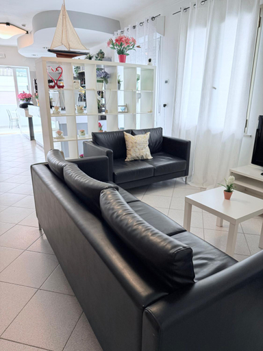 Others 5, Hotel Malibu, Rimini