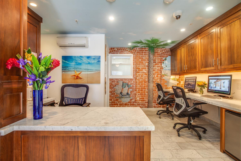 Public Area 2, Venice Breeze Suites, Los Angeles