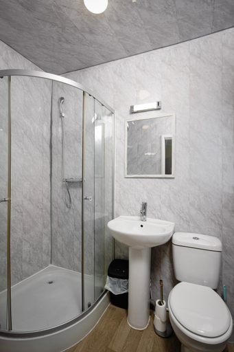 Bathroom 3, The Ocean Inn, Blackpool