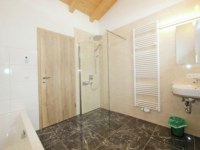 Bathroom 3, Holiday Home Zell am Ziller Ski Lift, Schwaz