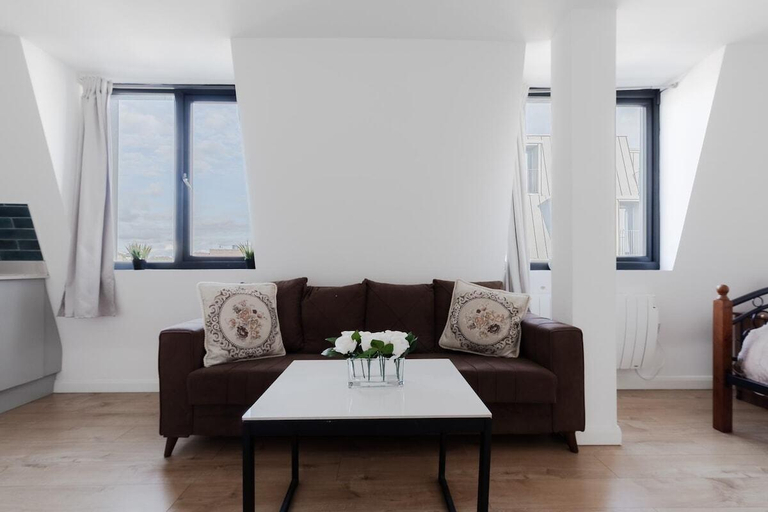 Others 4, West Ealing Prime Serviced Apartments, London