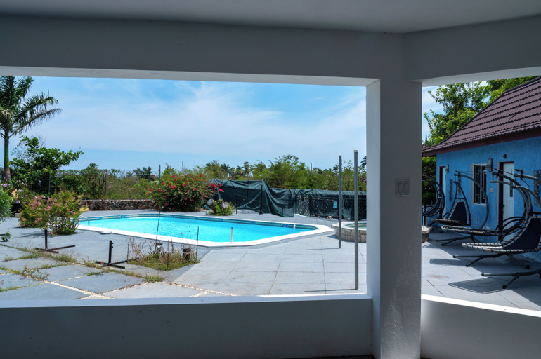 Sport & Beauty 5, The Carhampton Villa