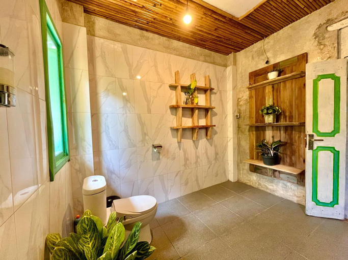 Bathroom 3, Pondok Is Oke bambo infinity pool, Banyuwangi