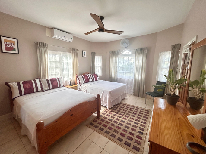 Bedroom 3, 5 Bed Villa Sleeps 14 - Private Pool - Smart TVs