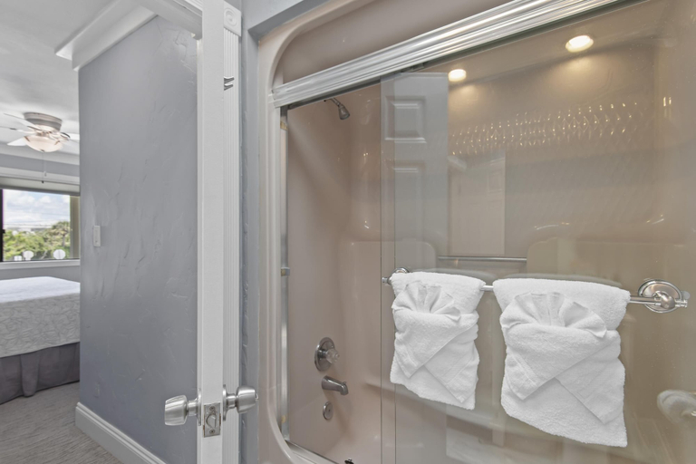 Bathroom, Green Reef #7- Emerald Horizon, Okaloosa