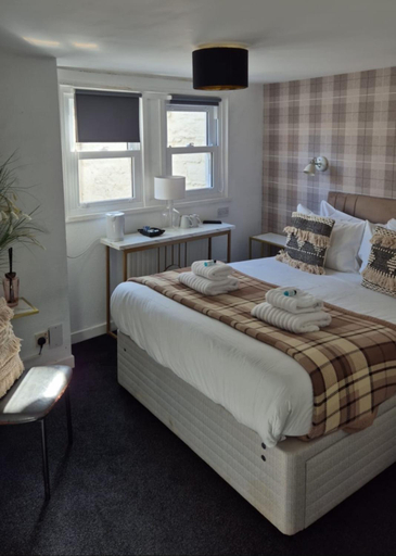 Bedroom 2, Harbour Inn, Fife