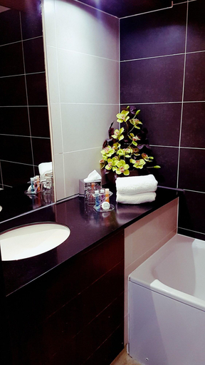 Bathroom 4, Smiths At Gretna Green, Dumfries and Galloway