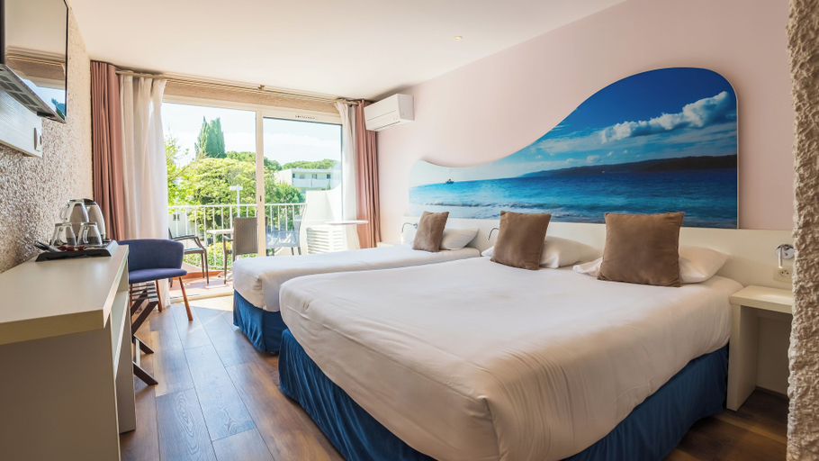 Bedroom 4, Hôtel Europe, Hérault