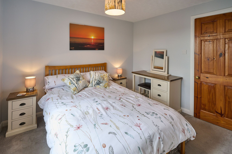 Room 2, Host Stay Coombe Cottage, Devon