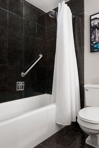 Bathroom 4, Delta Hotels by Marriott Woodbridge, Middlesex
