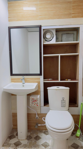 Bathroom 3, Rezala Sweet Home Uttara, Dhaka