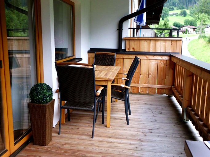 Others 2, Apartment in Brixen near Ski Bus, Kitzbühel