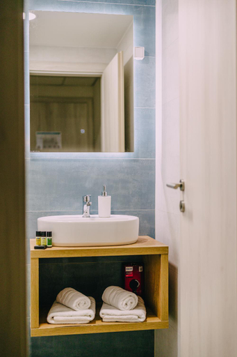 Bathroom 2, Kul IN Ablana, Senj