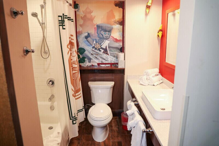 Bathroom 3, LEGOLAND Hotel NEW York, Orange