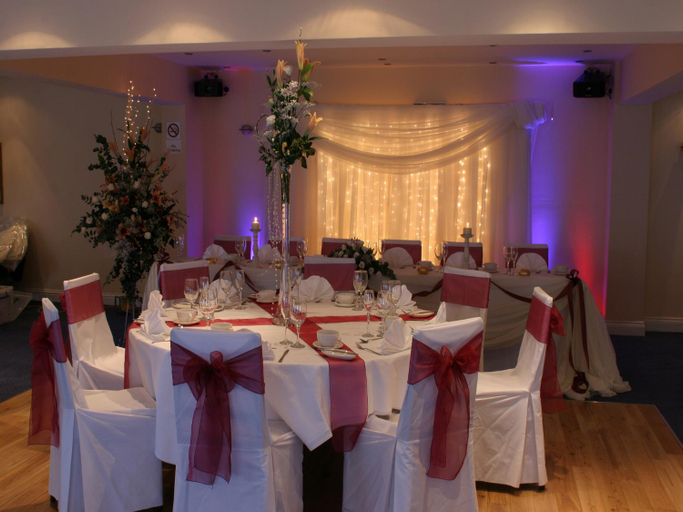 Food & Drinks 5, Gatwick Cambridge Hotel, Surrey