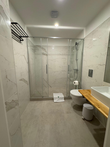Bathroom 5, Promenaden Hotel, Gera