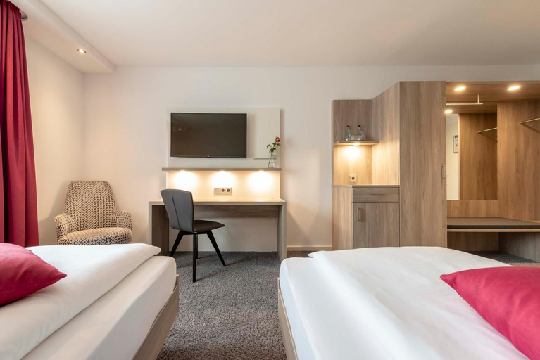 Bedroom 2, Hotel Gasthof Krone, Main-Tauber-Kreis
