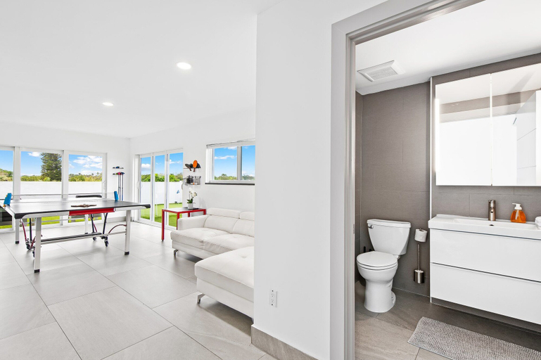 Others 5, Apt W/patio, Balcony & Mini-golf, Broward