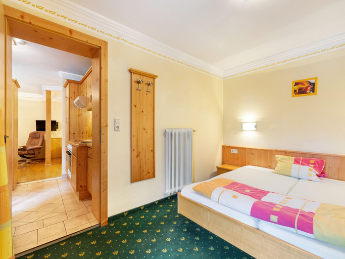 Bedroom 2, Apartment in Saalbach near Ski Lifts, Zell am See