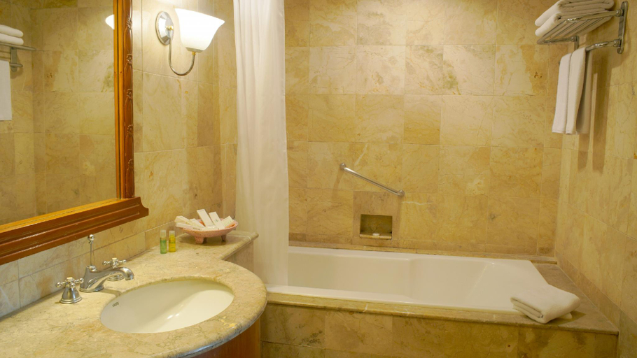 bathroom 6