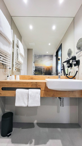 Bathroom 4, Mountain View Hotel Willingen, BW Signature Collection, Waldeck-Frankenberg