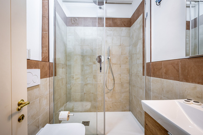 Bathroom 3, Flospirit - Viola, Florence