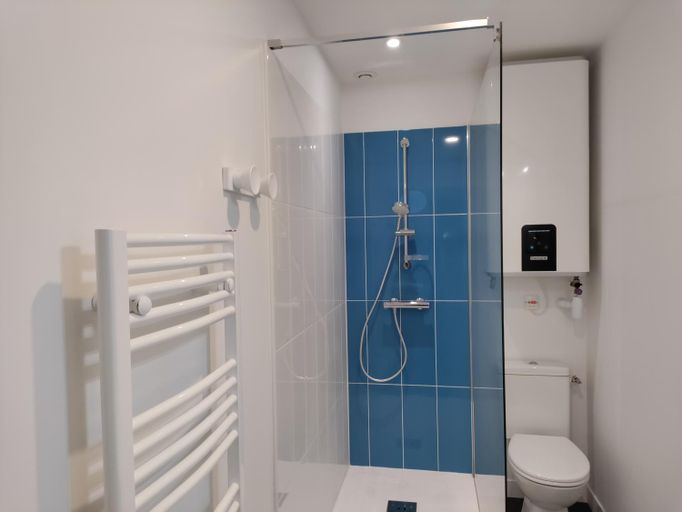 Others 2, Residence M - LAVALOC, Mayenne