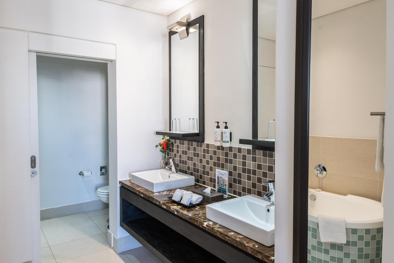 Bathroom 3, Newkings Boutique Hotel, City of Cape Town