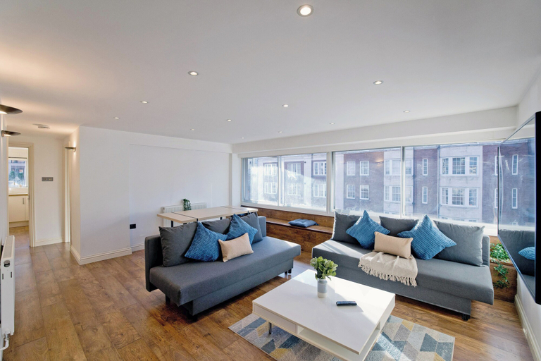 Others 4, Imperial Queensway Apartment, London