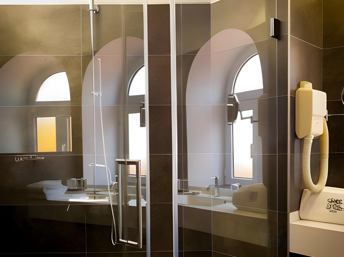 Bathroom 5, Grande Hotel do Luso, Mealhada