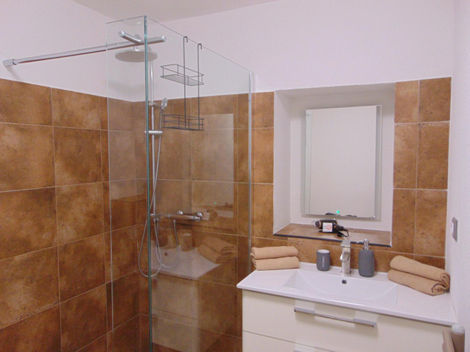 Bathroom 3, Apartmany u medvedu Krkonose, Semily