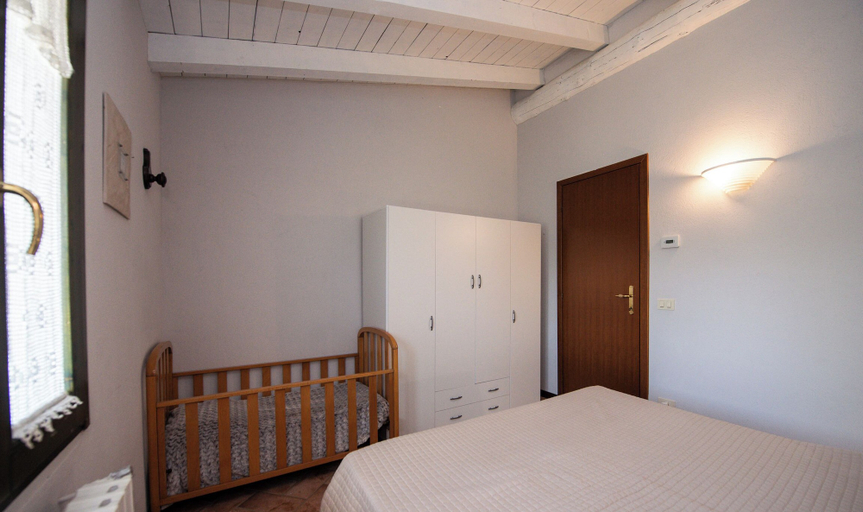 Bedroom 3, Villa Golf, Brescia