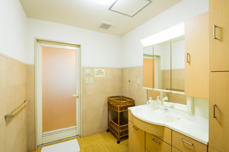 Bathroom 4, Hotel Sun Garden Matsuyama, Matsuyama