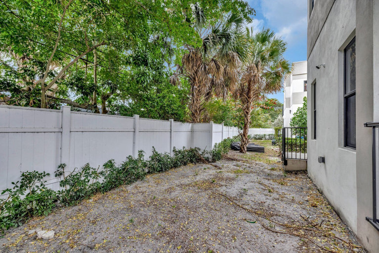 Others 3, Townhome-10 mins to FTL Beach & Downtown, Broward