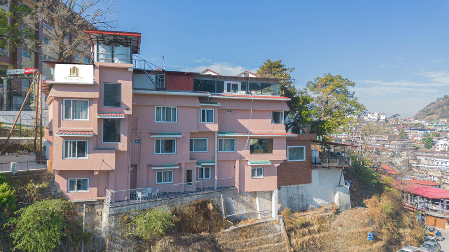 Exterior & Views