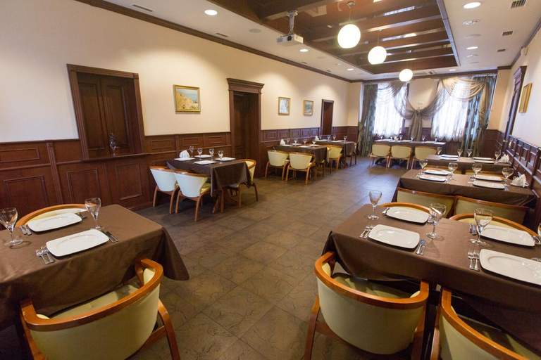 Food & Drinks 4, Hotel Olympia, Lyambirskiy rayon