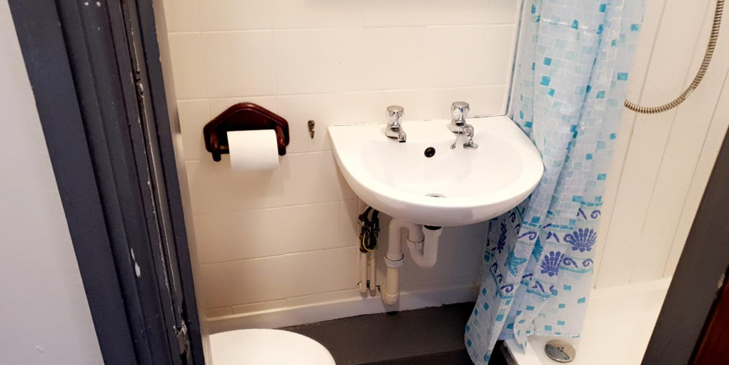 Bathroom 3, Bloomfield Hotel, Blackpool