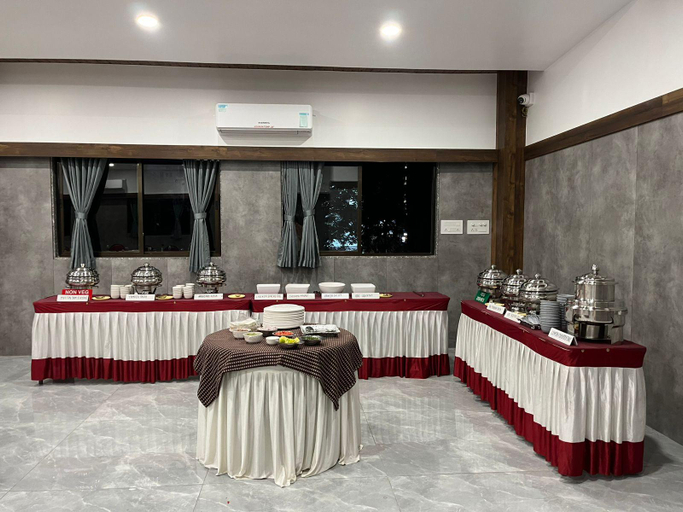Others 3, Hotel Opal, Kolhapur