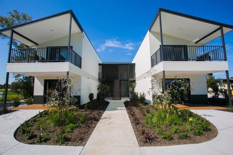 Exterior & Views