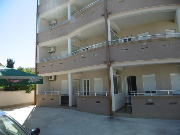 Others 2, Apartments Dukat